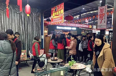 店内消费者盛况空前
