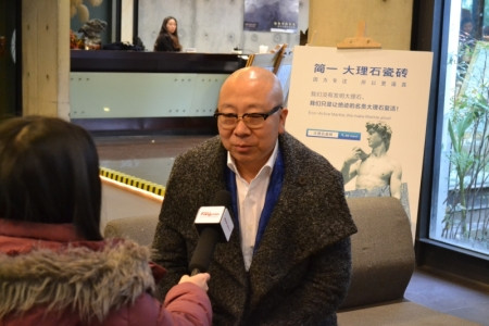 孙天文老师接受记者采访
