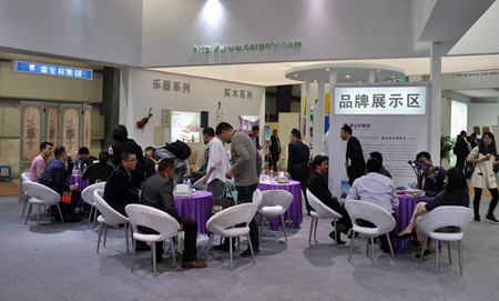 展会期间接待区人流不断