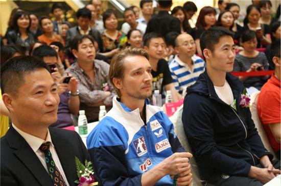 必美地板，王励勤，施拉格，世界冠军