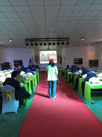 铜文化博物馆内的会场内招商沟通会现场照片