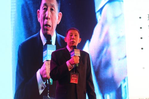 有涂料行业“老爷子”之称的涂料知名专家施青林演讲 有涂料行业“老爷子”之称的涂料知名专家施青林演讲