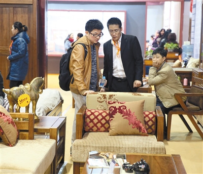 网络新鲜的营销方式能够精准定位有消费需求的群体,并成功地引流到店内。