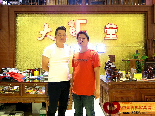 大汇堂总经理胡春腾(左)与胡春龙(右)合影 大汇堂总经理胡春腾(左)与胡春龙(右)合影