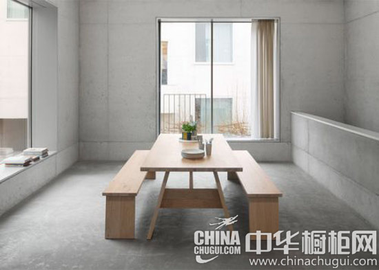 米兰家具展展品——原始木纹餐桌