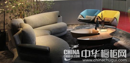 米兰家具展展品——亮色沙发