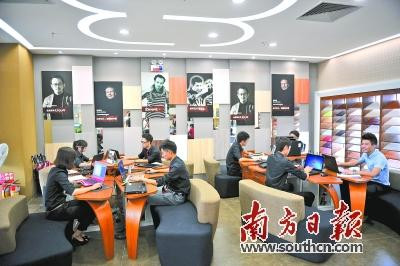 订制家具公司可为顾客提供个性化设计服务。