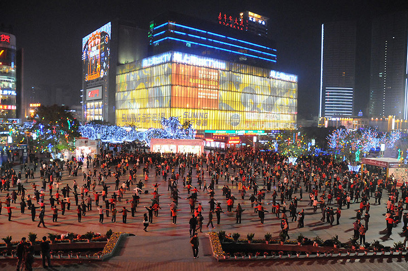 重庆大妈广场舞规模巨大