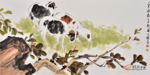 国画大师王文强动物画作品《三羊开泰》 作品来源:易从字画_动物世界 家居装饰挂画讲究一定的技巧,更好的打造家居氛围。品味是当今社会的时尚,那么风水运势就是品味的延伸意。在现代家居装饰上,物质的不断发展,让人们对于生活的品味开始不断的提高,紧接着就是对于家居风水和运势,装饰品味和家居运势风水俩者都要具备,那么字画无疑是能满足这一要求的最佳选择,但是对于字画的选择上,可能很多朋友都知道什么样的寓意对于家居装饰好,而关于挂画技巧方面却是一无所知,好的作品挂错了地方,那么他的效果也就没有了。家居字画悬挂,讲究的就是风水与艺术相结合。因为在中国,风水问题是难以避免的,当然,许多时