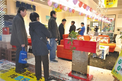 从3·15销售情况来看,今年的家居消费市场正在回暖。 资料图片