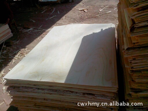 直销杨木旋切皮杨木皮单板夹心批发家装木板材 家具木材