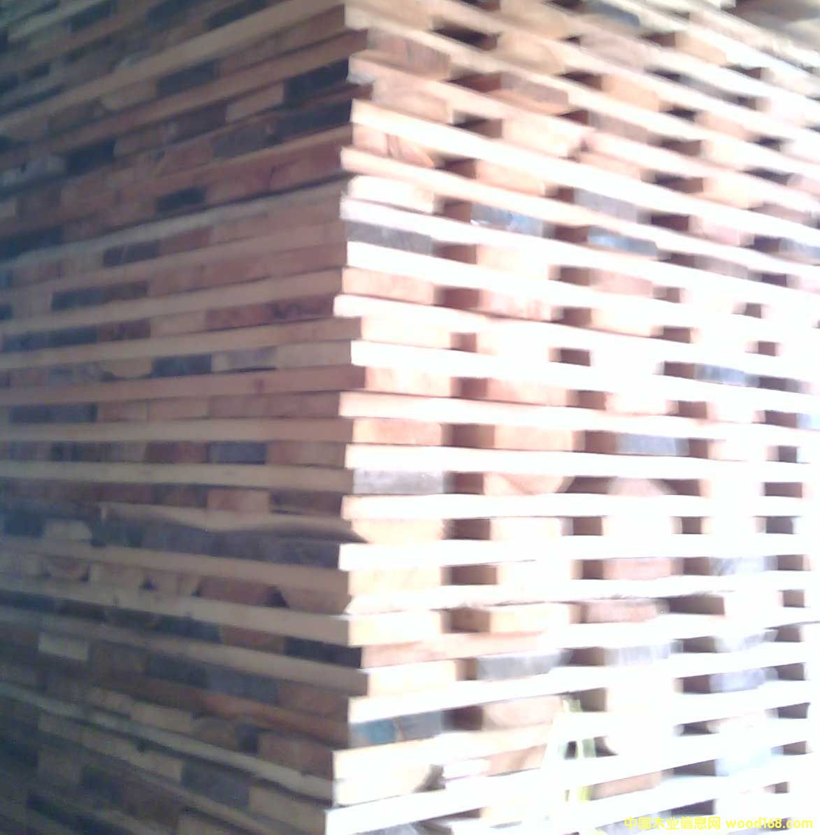 厂家长期直供可定制的木箱、木架